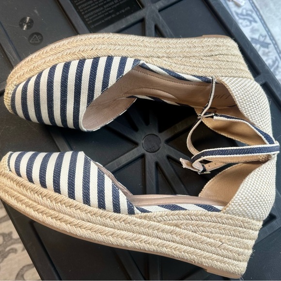 J. Jill Cecil Blue and White Espadrille Wedges Nautical Style Size 10 - Picture 3 of 7